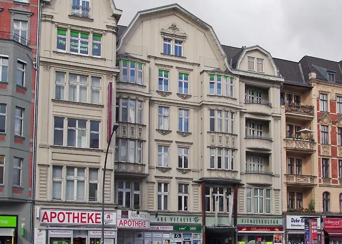 P182 Hidden Hostel *