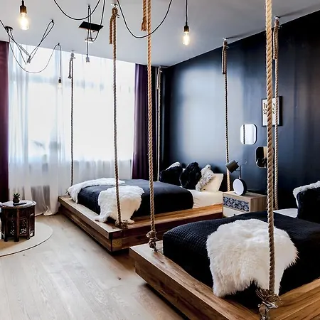 P182 Hidden * Berlin