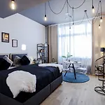 Hostel P182 Hidden *