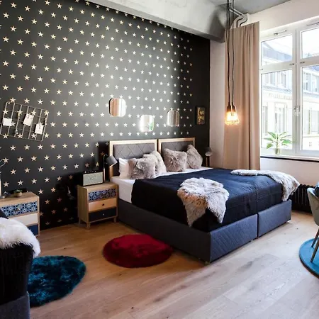 P182 Hidden אכסניה