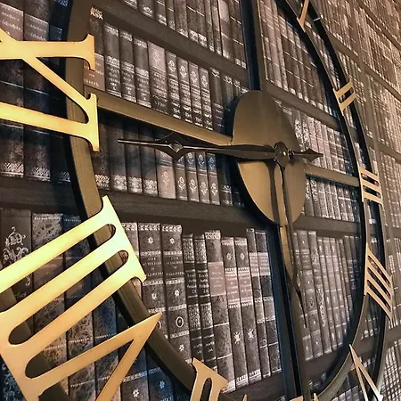 אכסניה P182 Hidden