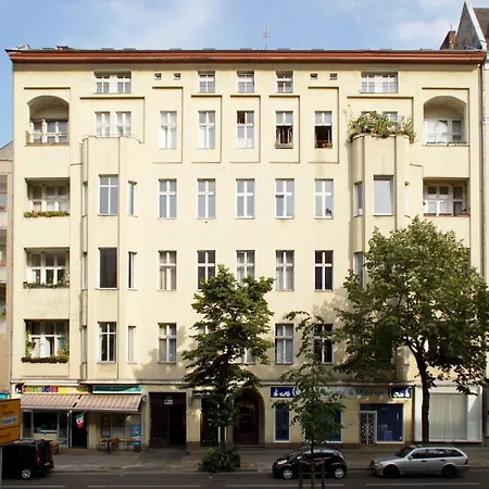 P182 Hidden Hostel