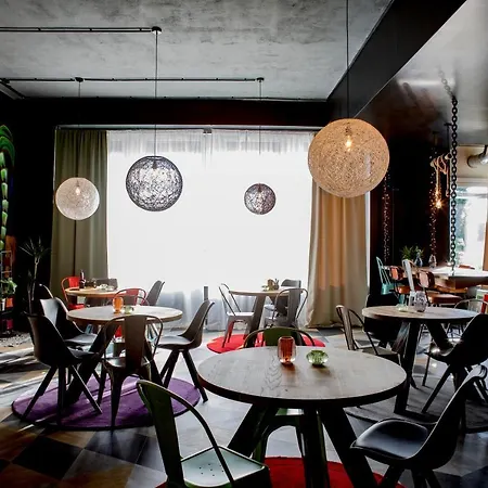 P182 Hidden אכסניה ברלין