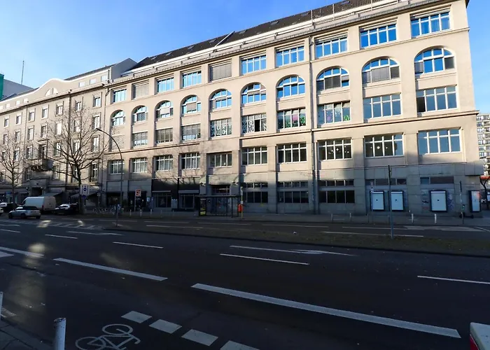 P182 Hidden Hostel *