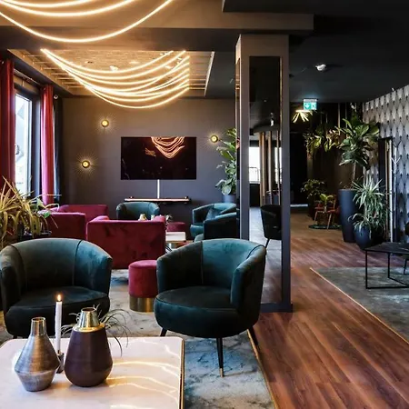 P182 Hidden Hostel *