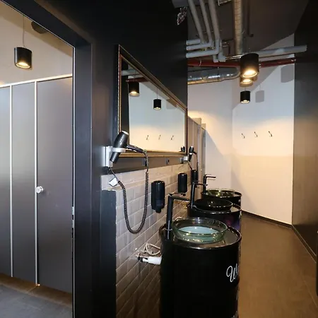 호스텔 P182 Hidden *