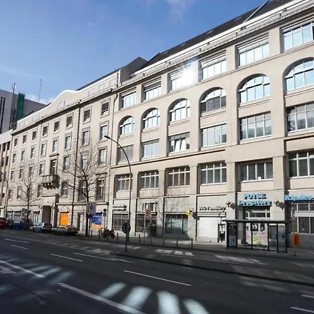 P182 Hidden 호스텔