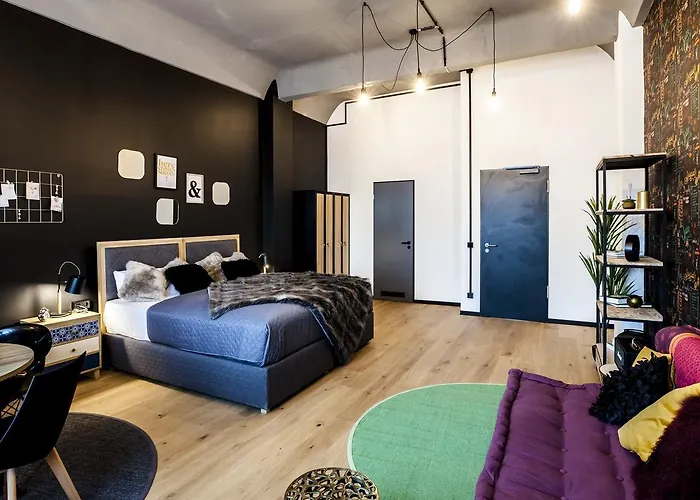 P182 Hidden Albergue Berlim