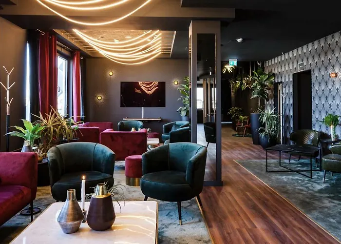 P182 Hidden Hostal *